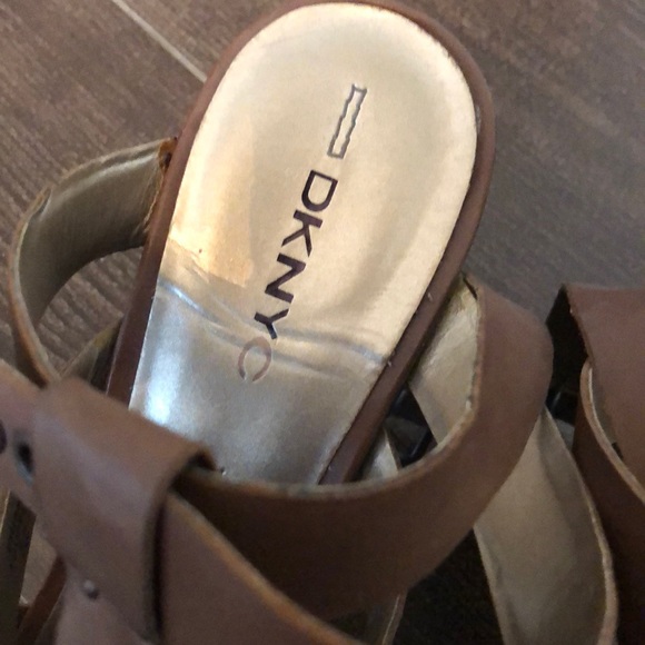 DKNY camel platform sandals size 9.5 - Picture 3 of 6